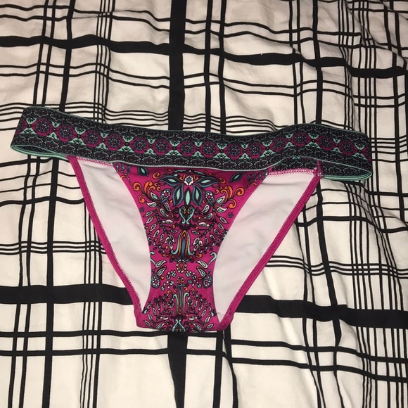 Pink bathing suit bottoms - Picture 1 of 3